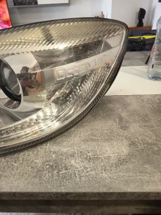Faro delantero Skoda Octavia