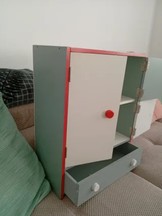 Armario Mimittos para muñecas 55*43*22 + vestidos