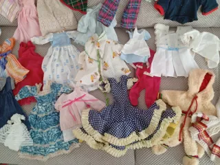 Armario Mimittos para muñecas 55*43*22 + vestidos