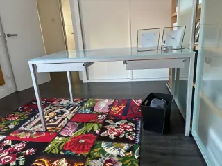 Mesa diseño italiano metal y cristal