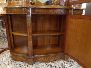 Vitrina francesa marquetería