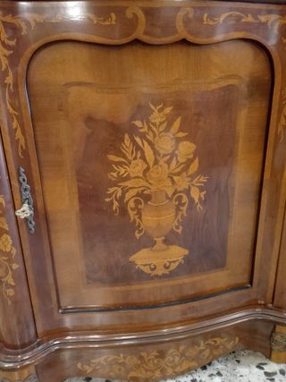 Vitrina francesa marquetería