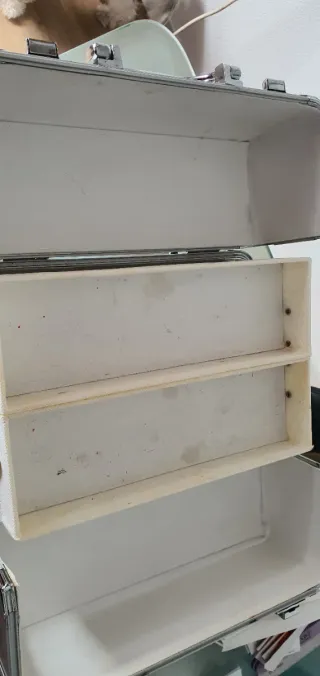 Maletín profesional maquillaje/uñas plata