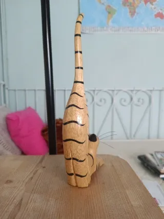 Gato portaanillos de madera