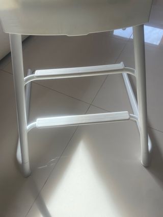 Trona blanca para bebé