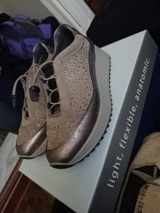 Zapatillas IMAC Beige y Dorado Talla 36