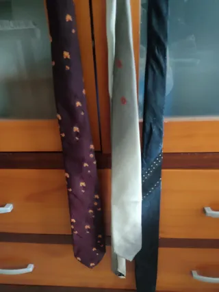 Atrezo CORBATAS años 70-80