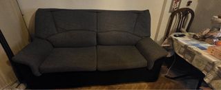 Sofá 3 plazas gris y negro, en buen estado