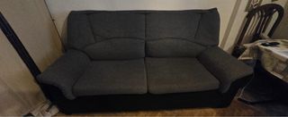Sofá 3 plazas gris y negro, en buen estado