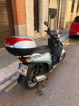 Honda 125cc Scooter azul claro