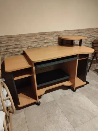 Escritorio moderno madera y negro