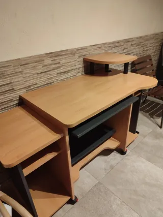 Escritorio moderno madera y negro