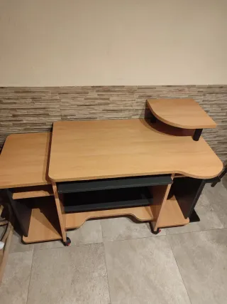 Escritorio moderno madera y negro