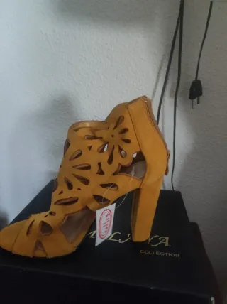 Lote 3 pares de zapatos de tacón