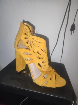 Lote 3 pares de zapatos de tacón