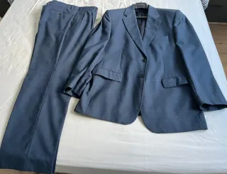 Traje de caballero azul talla 52