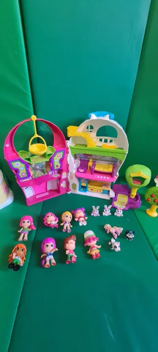 Lote de muñecas y casas Pinipons