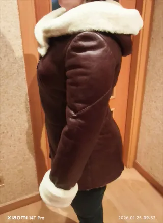 Chaqueta de cuero marrón con borrego, Turquía