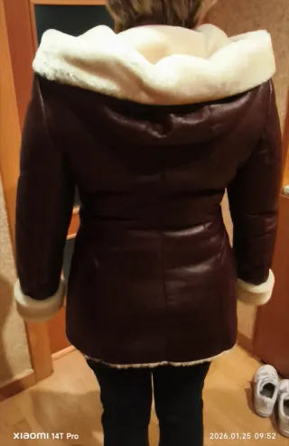 Chaqueta de cuero marrón con borrego, Turquía