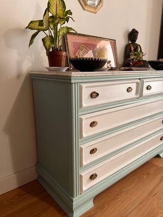 Cómoda antigua restaurada