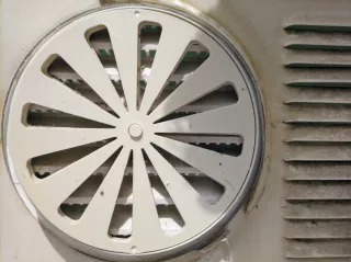 Tapa de aluminio blanco para panel fijo