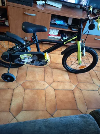 Bicicleta Infantil BTwin Dark Hero 500