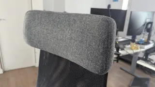 Silla de oficina ergonómica gris