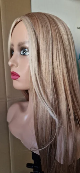 Peluca larga lisa rubia con reflejos