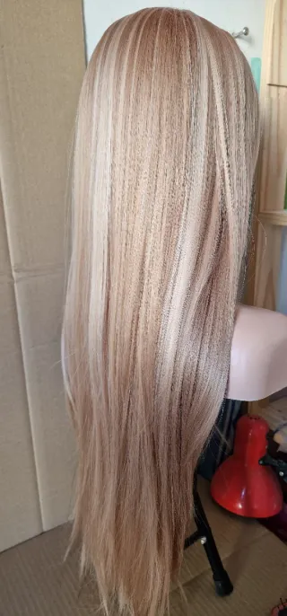 Peluca larga lisa rubia con reflejos