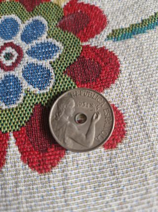 69 Monedas de 25 céntimos República 1934 y 1927