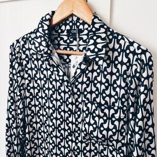 Camisa blanco y negro