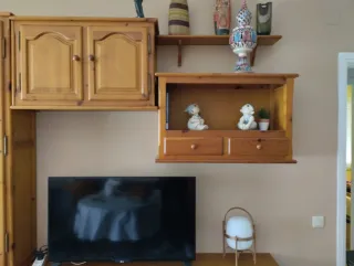 Mueble de comedor de madera