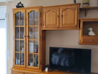 Mueble de comedor de madera