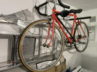 Bicicleta carretera clásica Zephyrus Roja