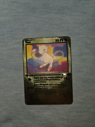 Carta Pokémon Mew Metálica Dorada