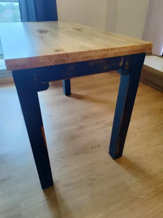 Mesa de madera maciza