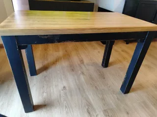 Mesa de madera maciza