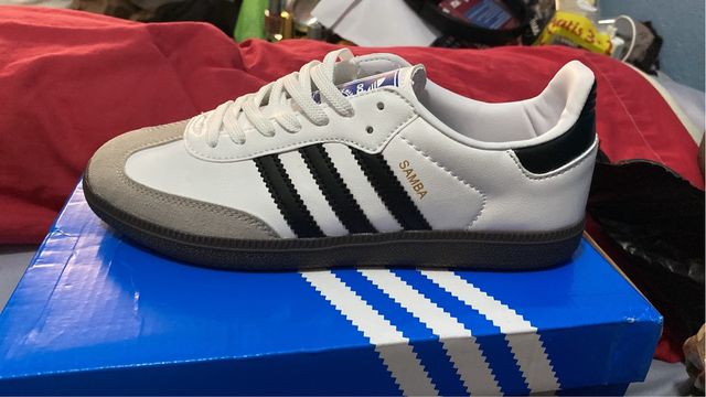 Adidas Samba Blancas de segunda mano por 48 EUR en Barcelona en WALLAPOP