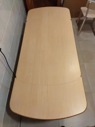 Mesa y 4 sillas de cocina