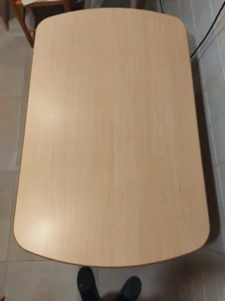 Mesa y 4 sillas de cocina