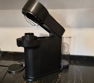 Cafetera Nespresso Vertuo Negra