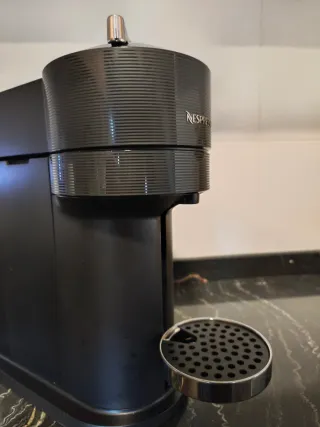 Cafetera Nespresso Vertuo Negra