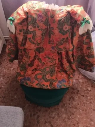 Traje Fallera Niña Naranja y Verde,todo 140€