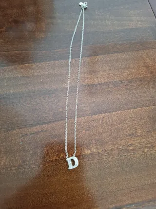 Catenina con iniziale D