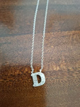 Catenina con iniziale D