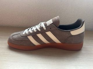 Zapatillas Adidas Spezial Marrones y Blancas 42/44