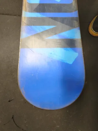 Tabla Snow Burton ( con golpe, reparada)