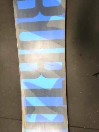 Tabla Snow Burton ( con golpe, reparada)