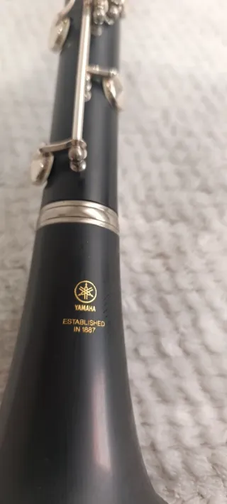 Clarinete Yamaha YCL-255S, maletín, boquilla nueva