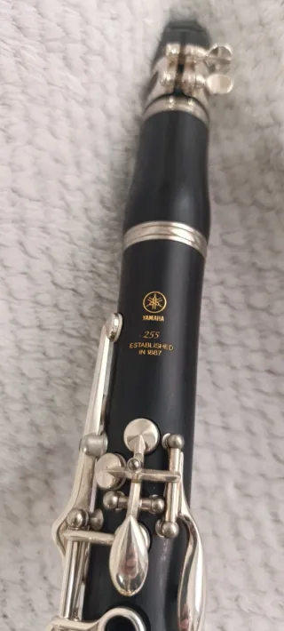 Clarinete Yamaha YCL-255S, maletín, boquilla nueva